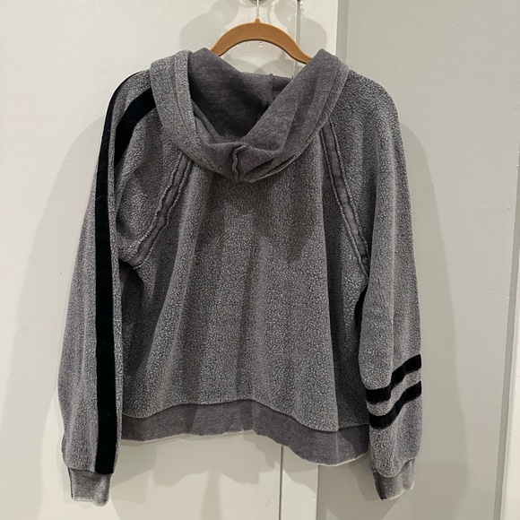 Vintage Havana zip up - Picture 2 of 3